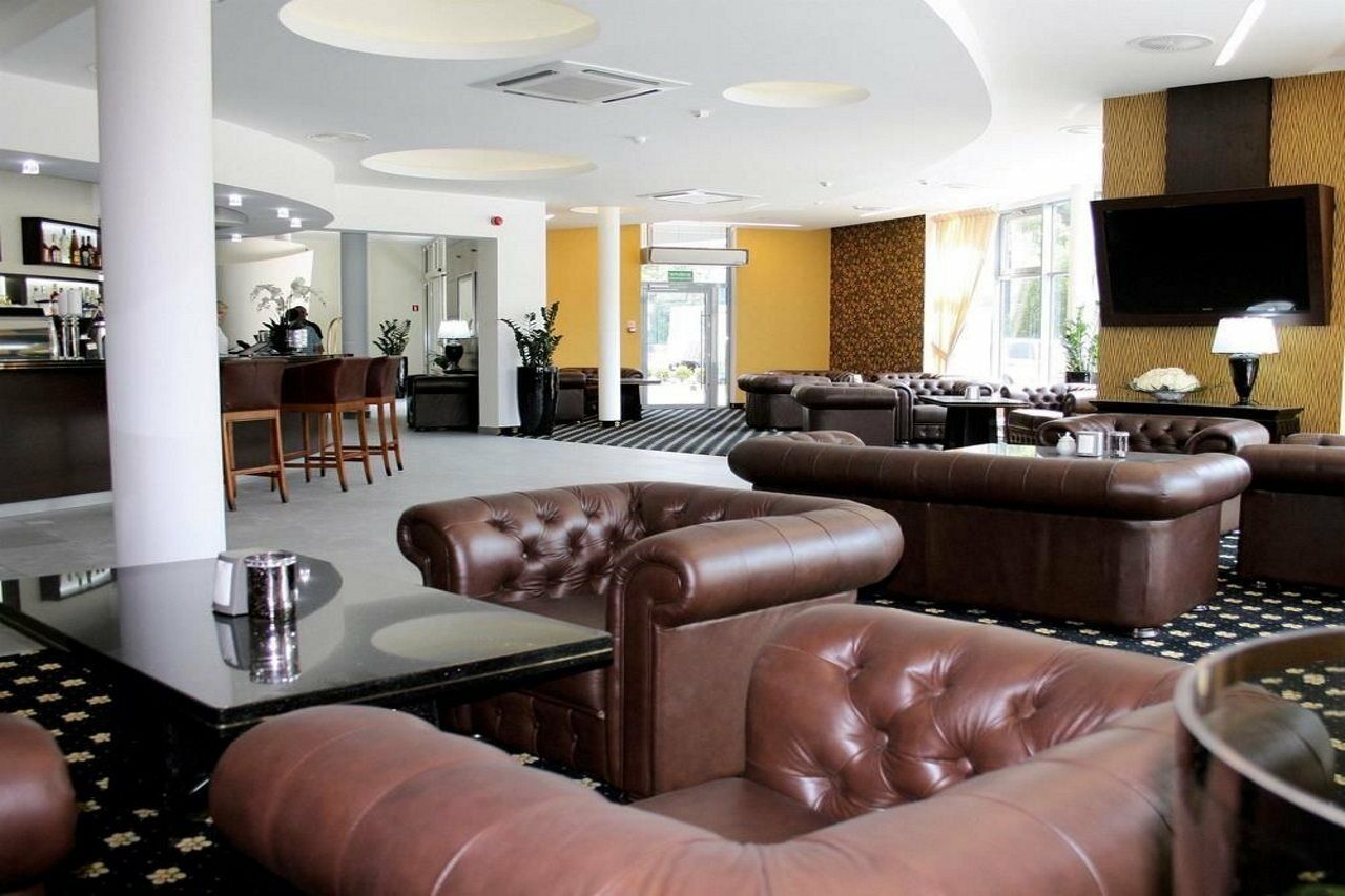 רומיה Hotel Business Faltom Gdynia מראה חיצוני תמונה